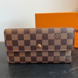 Authentic Louis Vuitton Damier Ebene International Wallet